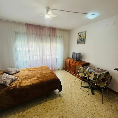 Confortable Piso Con 2 Piscinas Cerca De La Playa Lloret de Mar